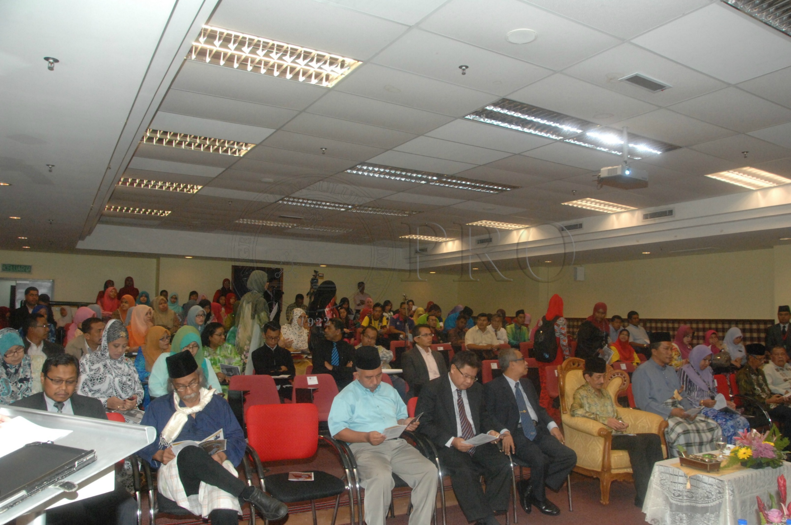 PRO 14 33 WACANA FBA 0126